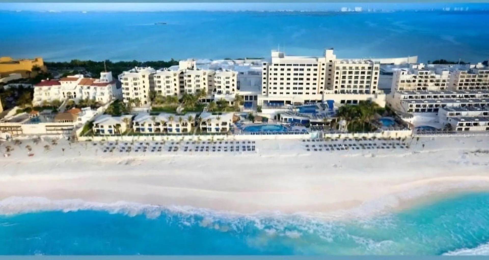 מלון דירות אפרטהוטל קנקון Luxury Ocean Front With Activities & Entertainment