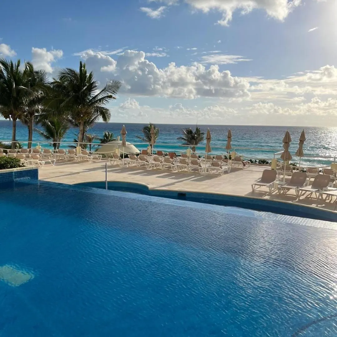אפרטהוטל קנקון Luxury Ocean Front With Activities & Entertainment 0*,