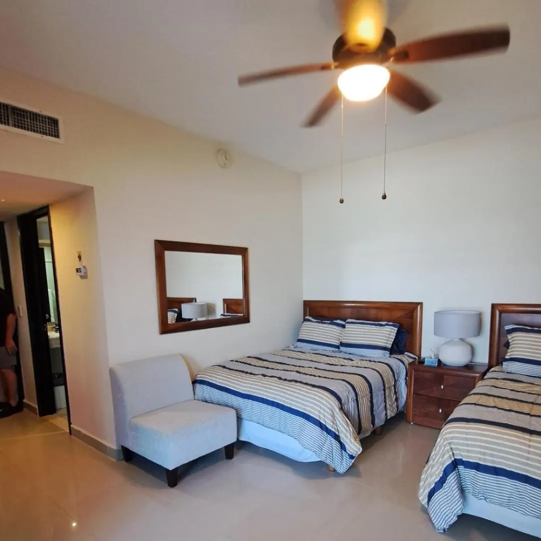 מלון דירות אפרטהוטל קנקון Luxury Ocean Front With Activities & Entertainment מקסיקו