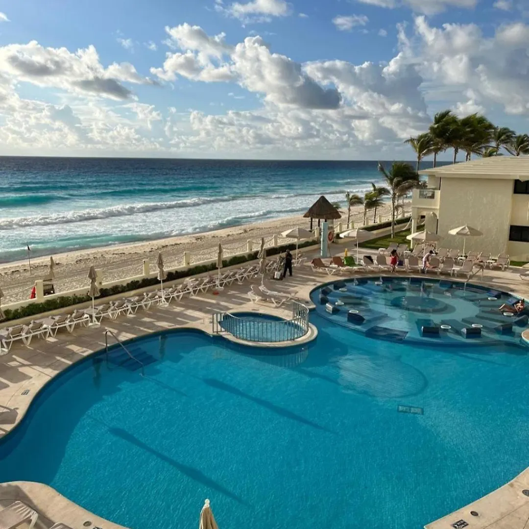 Aparthotel Luxury Ocean Front With Activities & Entertainment Cancún